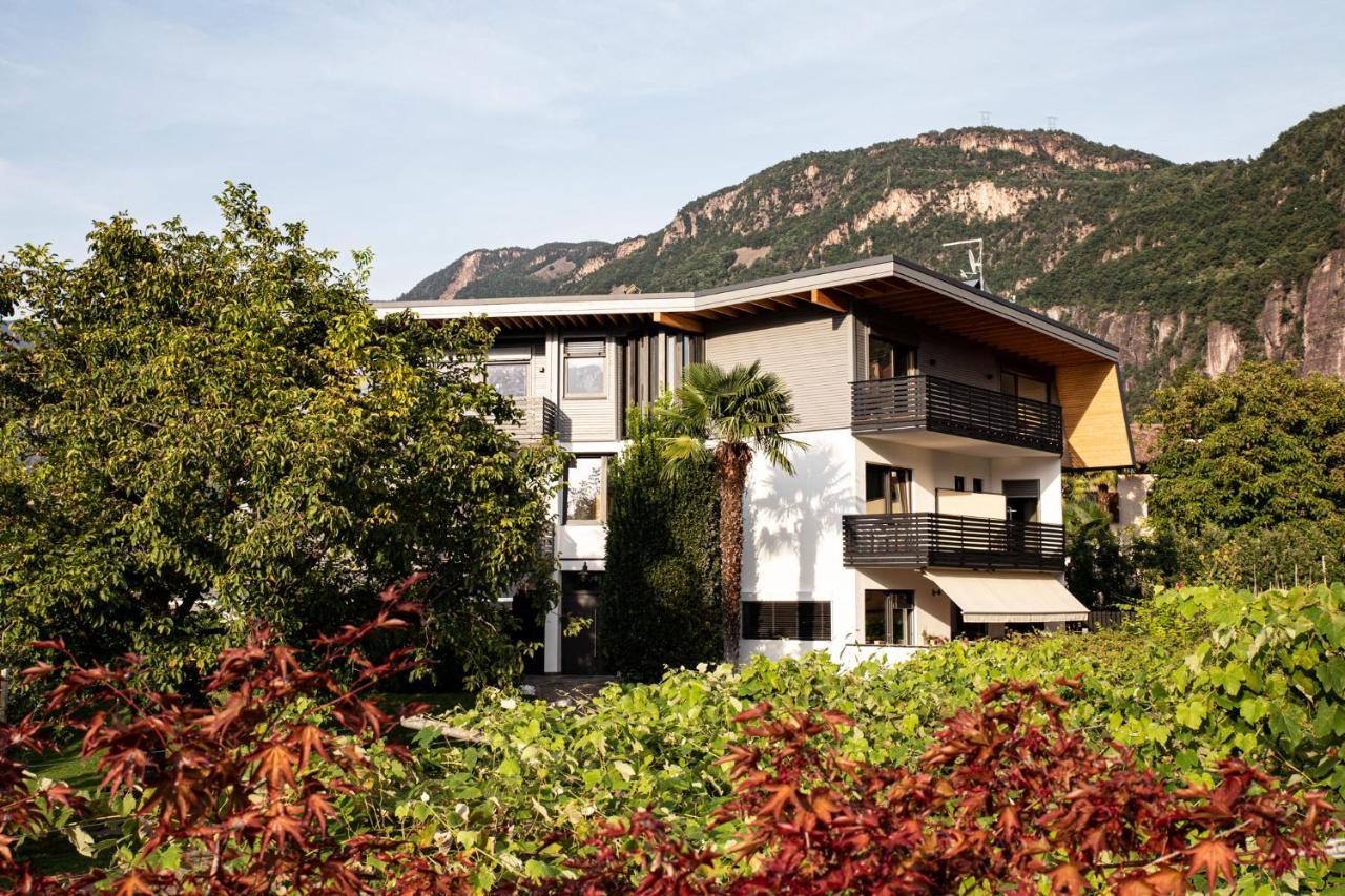 Julias Guesthouse Ora / Auer Экстерьер фото