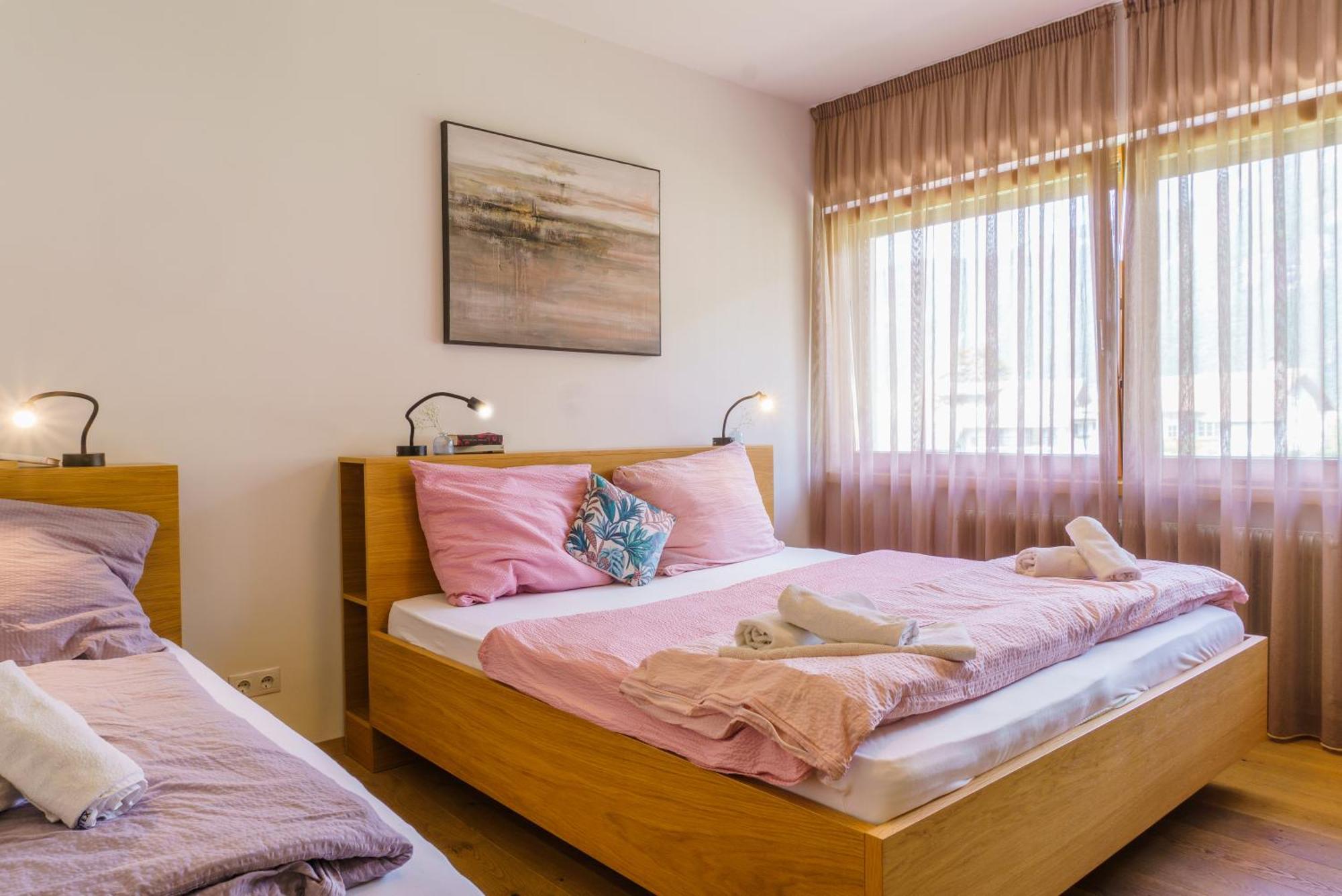 Julias Guesthouse Ora / Auer Экстерьер фото