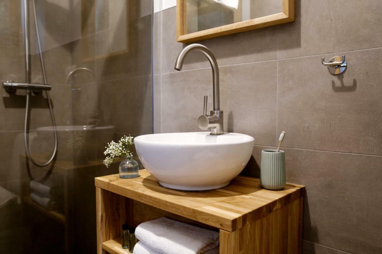 Julias Guesthouse Ora / Auer Экстерьер фото